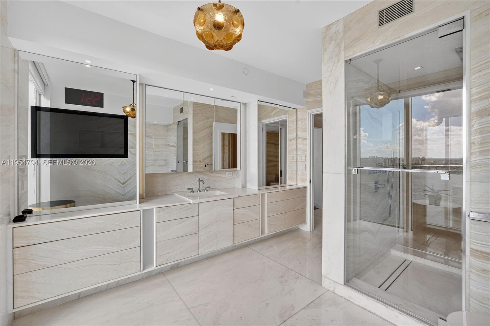 1000 S Pointe Dr #1501, Miami Beach FL 33139