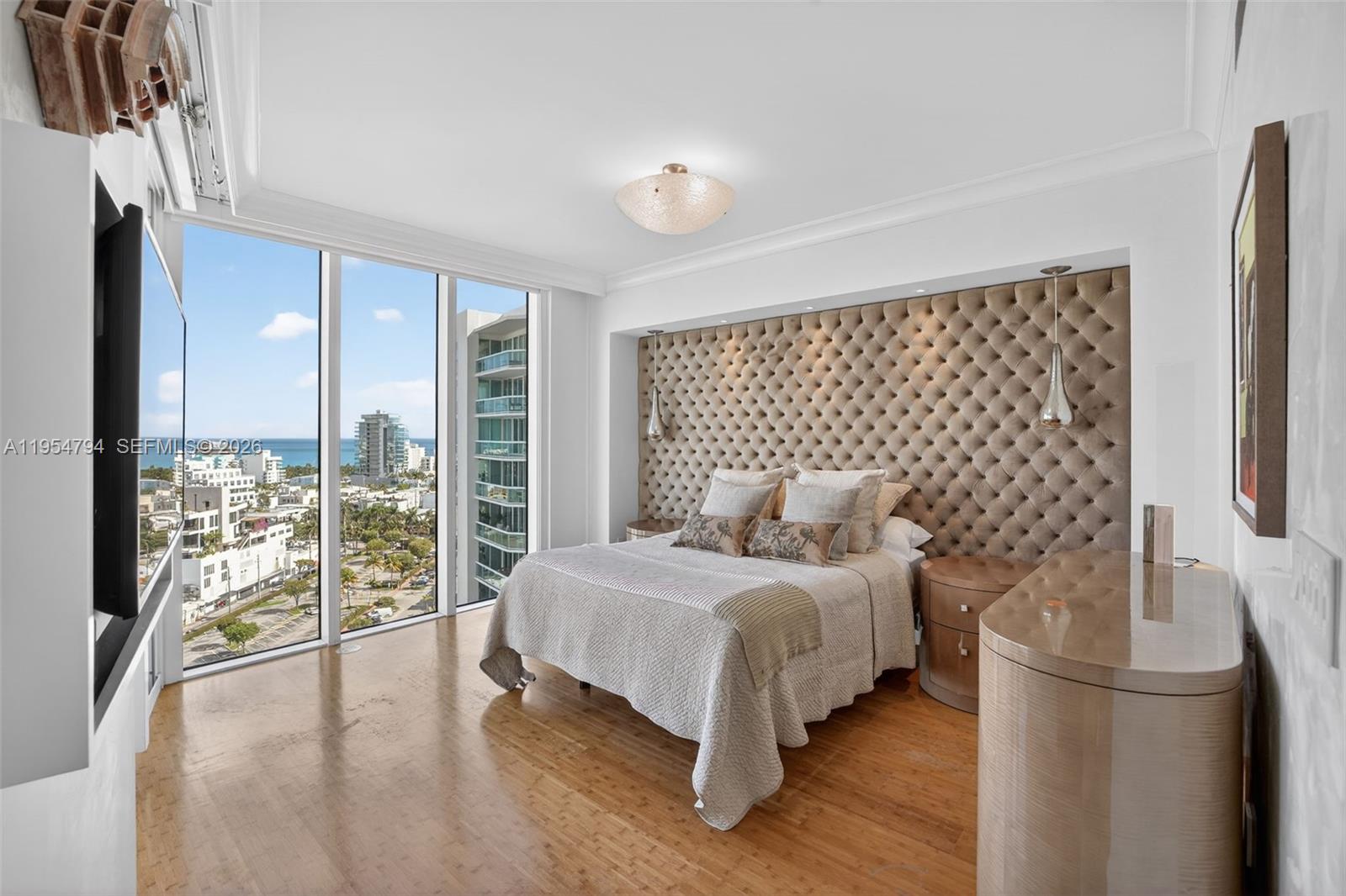 1000 S Pointe Dr #1501, Miami Beach FL 33139