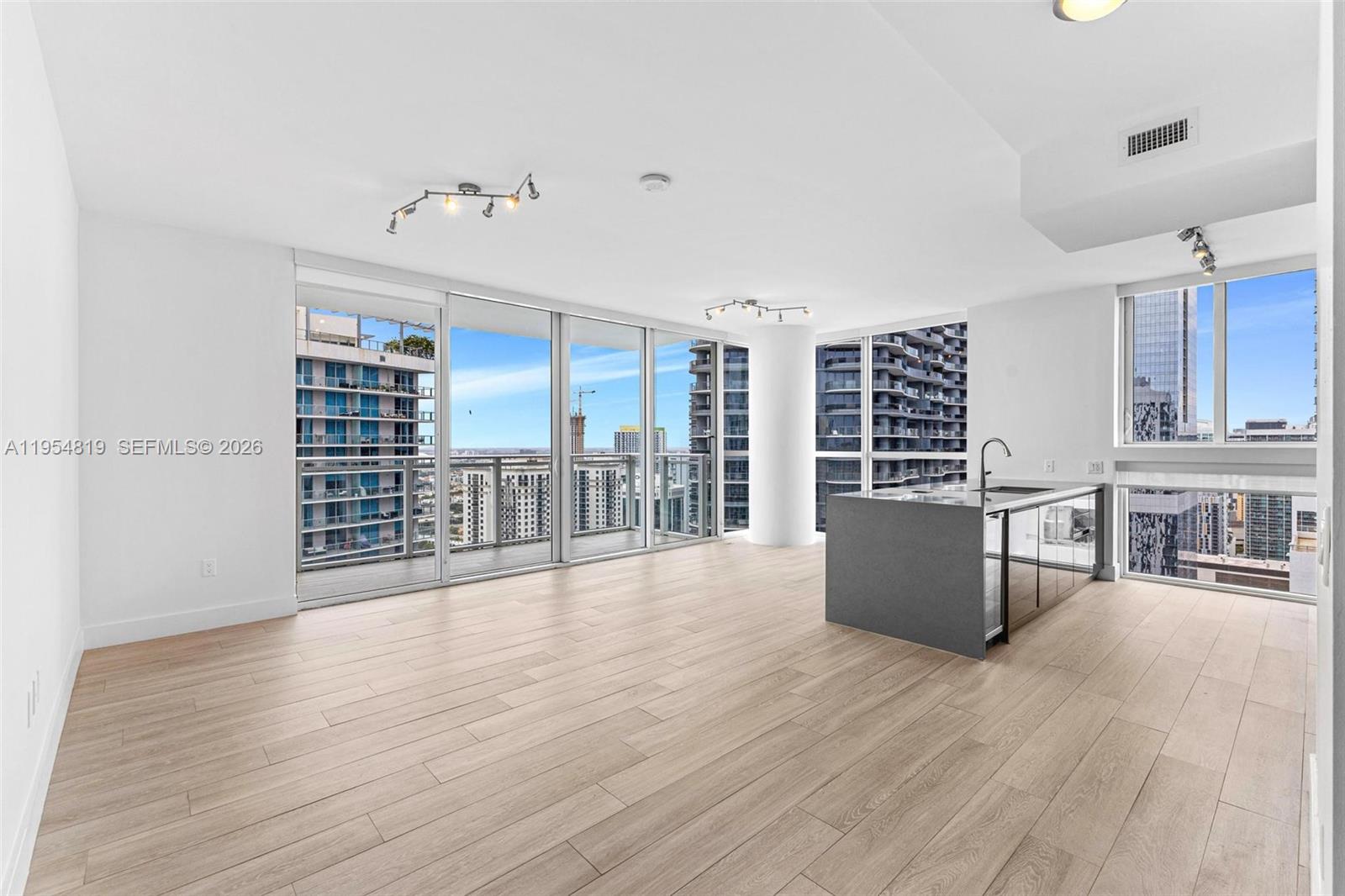 1080 Brickell Ave #3909, Miami FL 33131