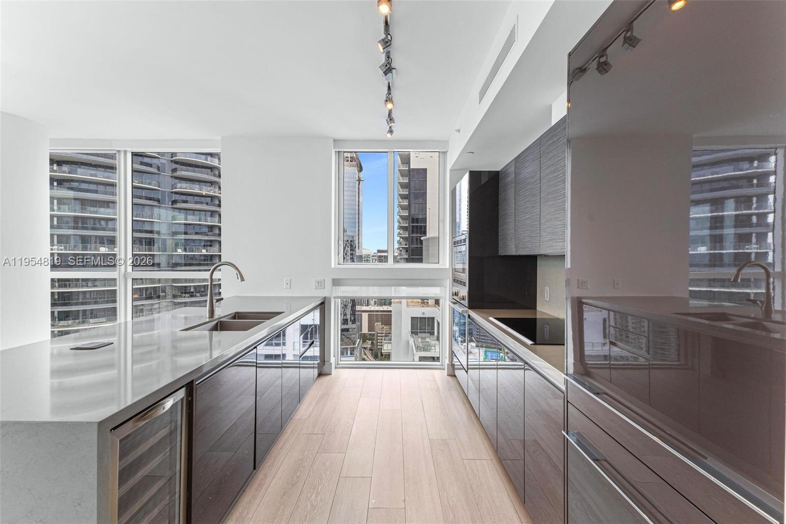 1080 Brickell Ave #3909, Miami FL 33131