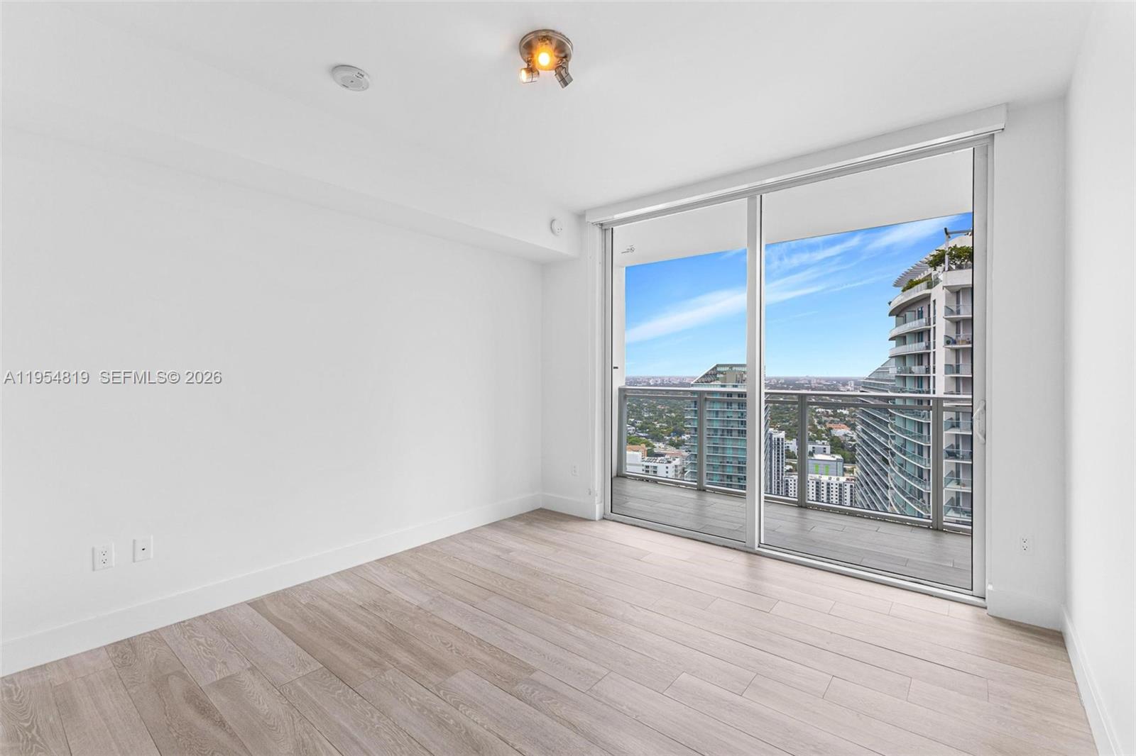 1080 Brickell Ave #3909, Miami FL 33131