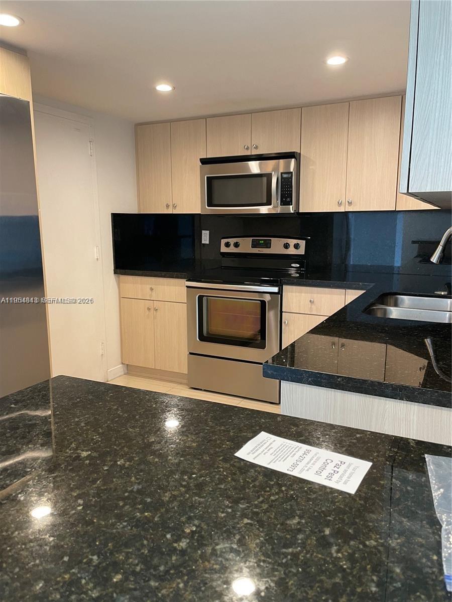 13155 Ixora Ct #901, North Miami FL 33181