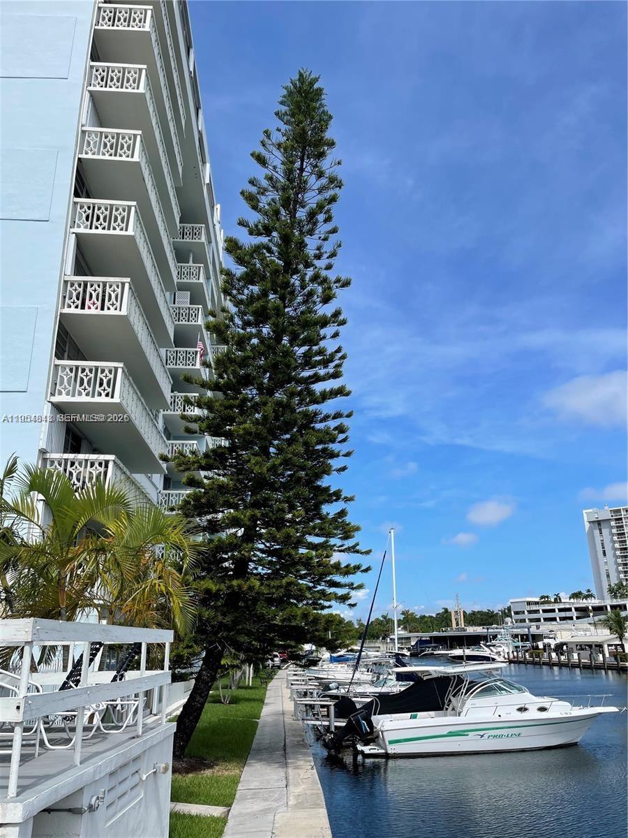 13155 Ixora Ct #901, North Miami FL 33181