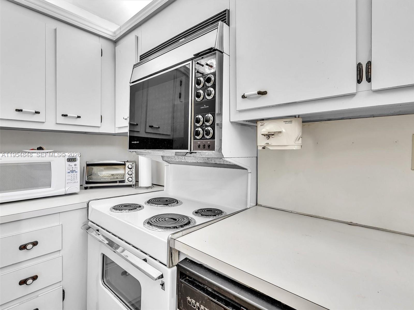 3731 N Country Club Dr #1223, Aventura FL 33180