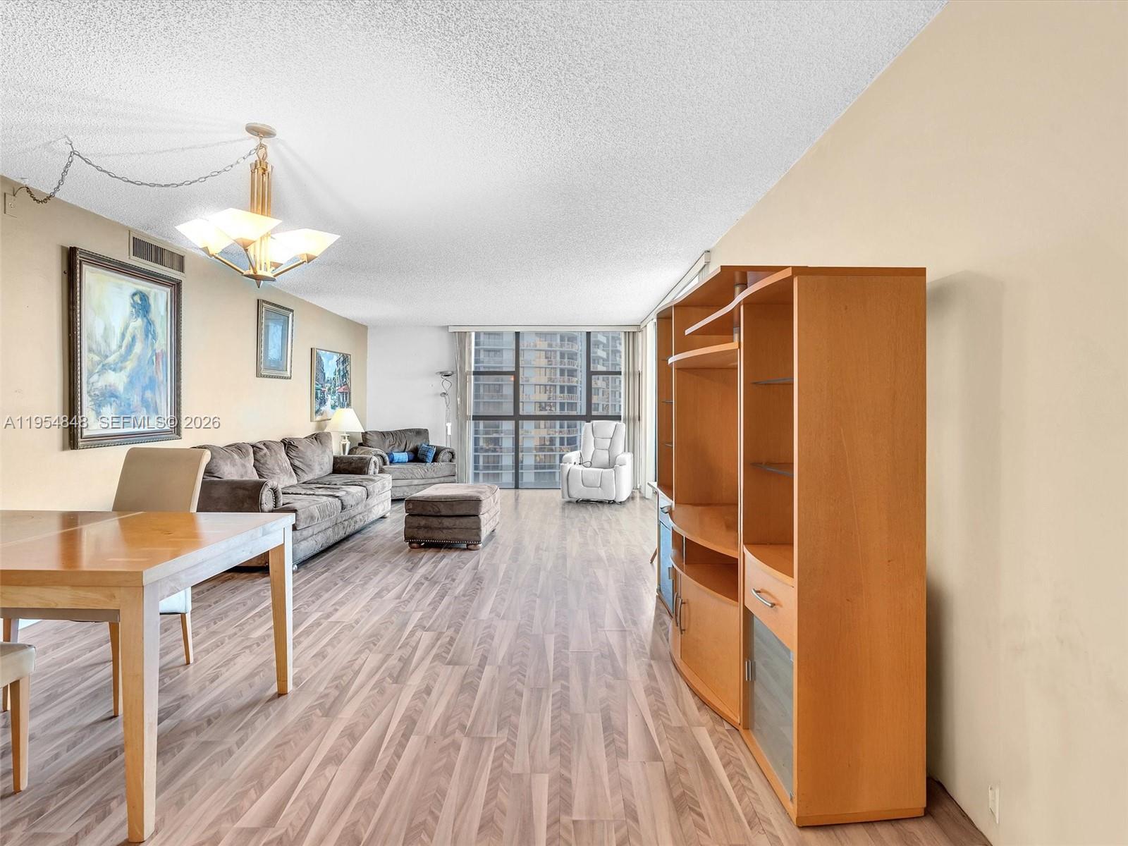 3731 N Country Club Dr #1223, Aventura FL 33180
