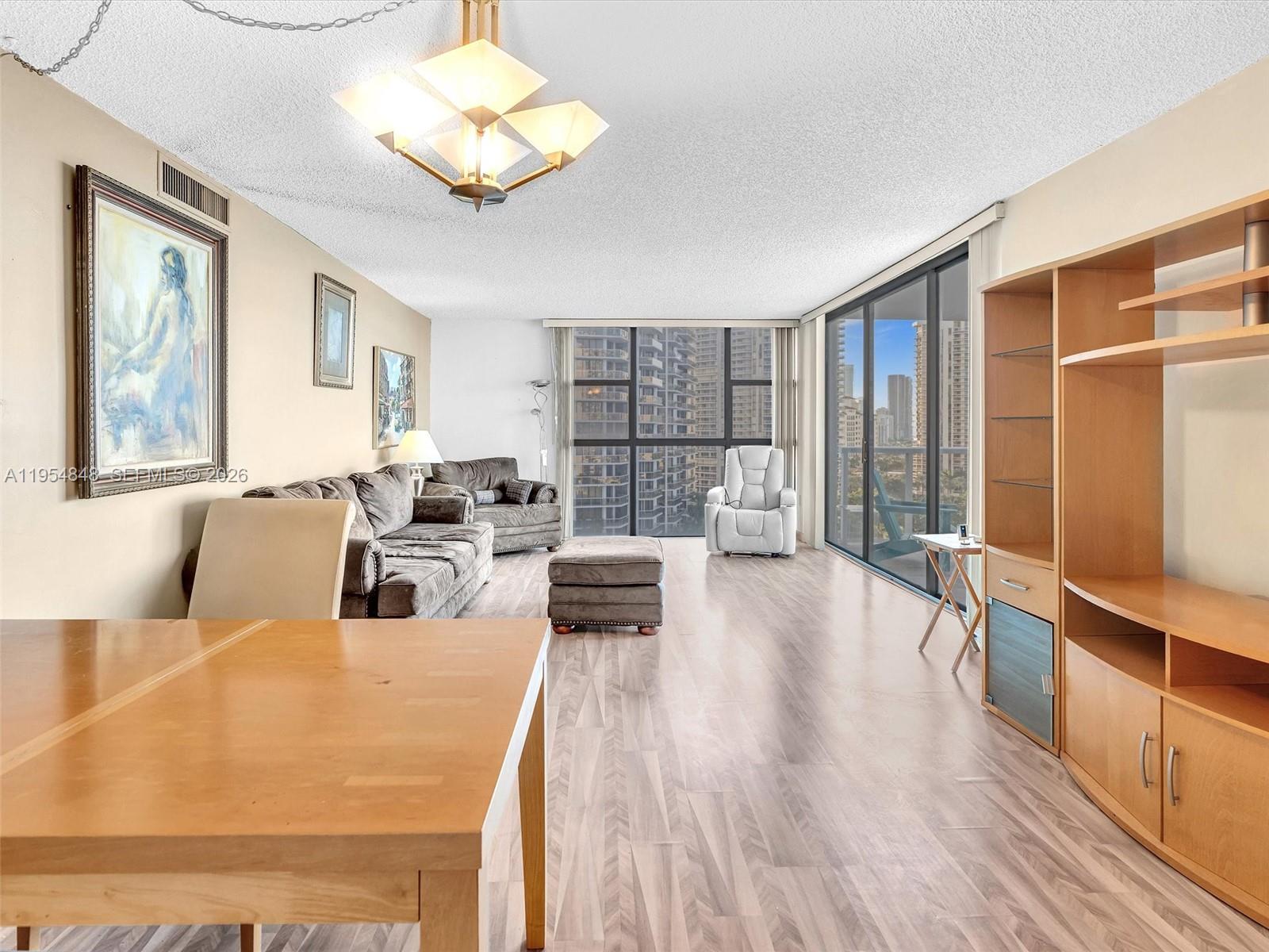 3731 N Country Club Dr #1223, Aventura FL 33180