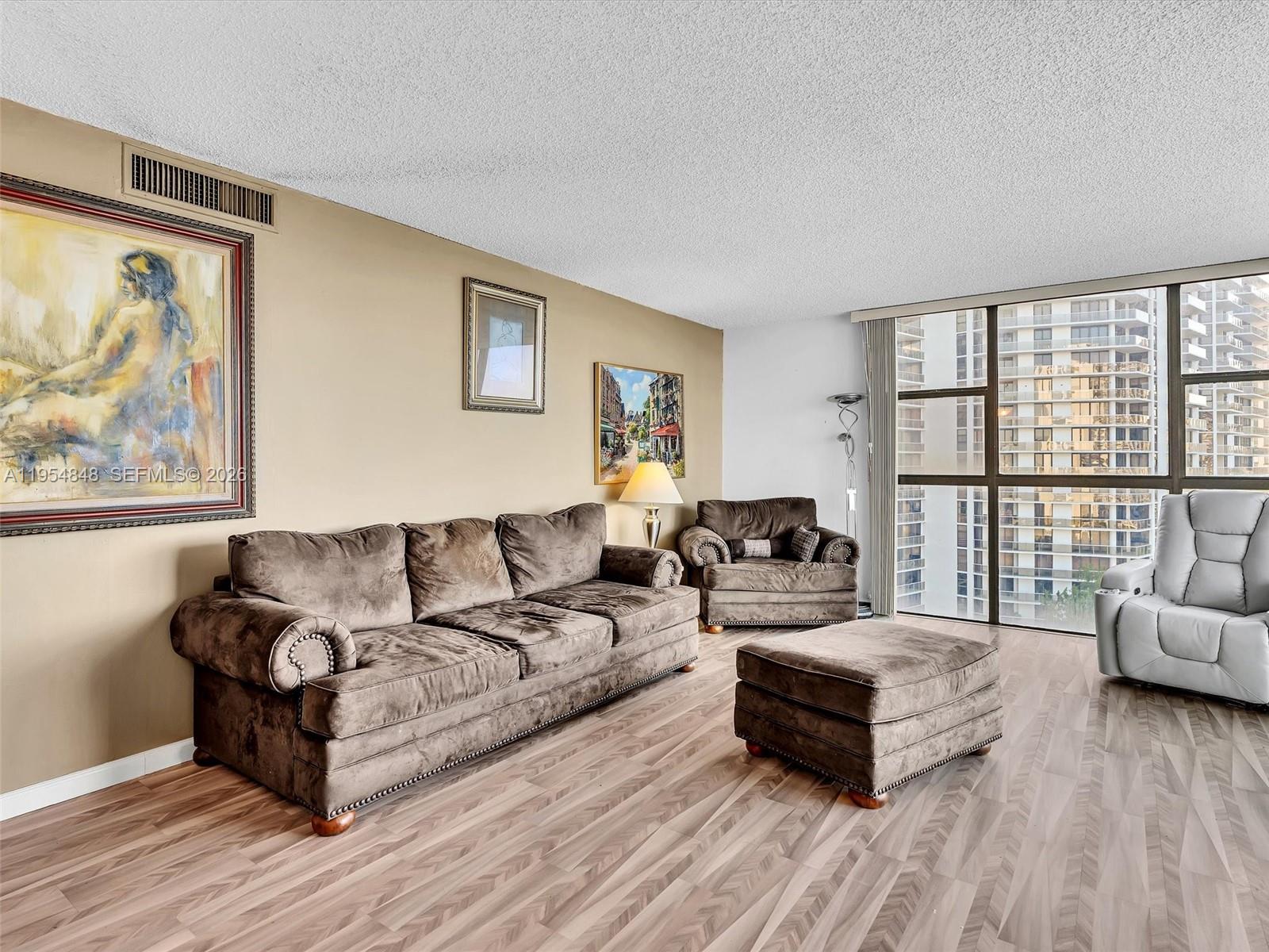 3731 N Country Club Dr #1223, Aventura FL 33180