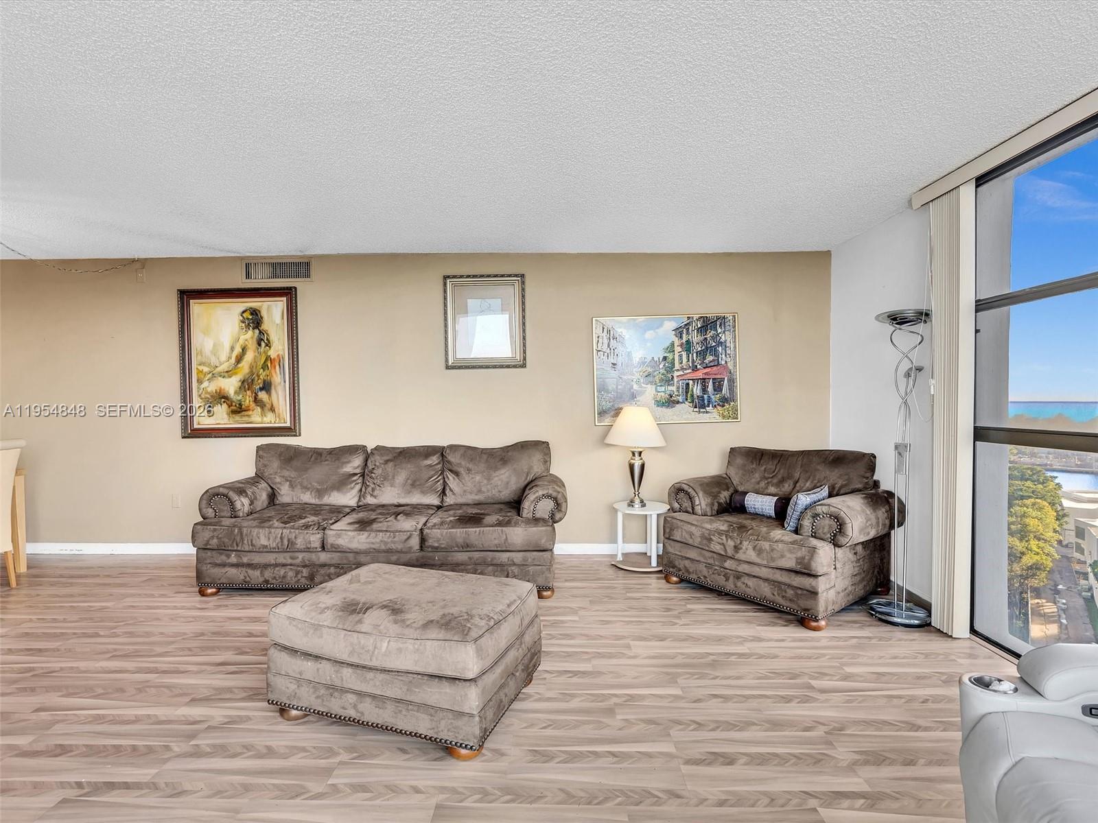 3731 N Country Club Dr #1223, Aventura FL 33180