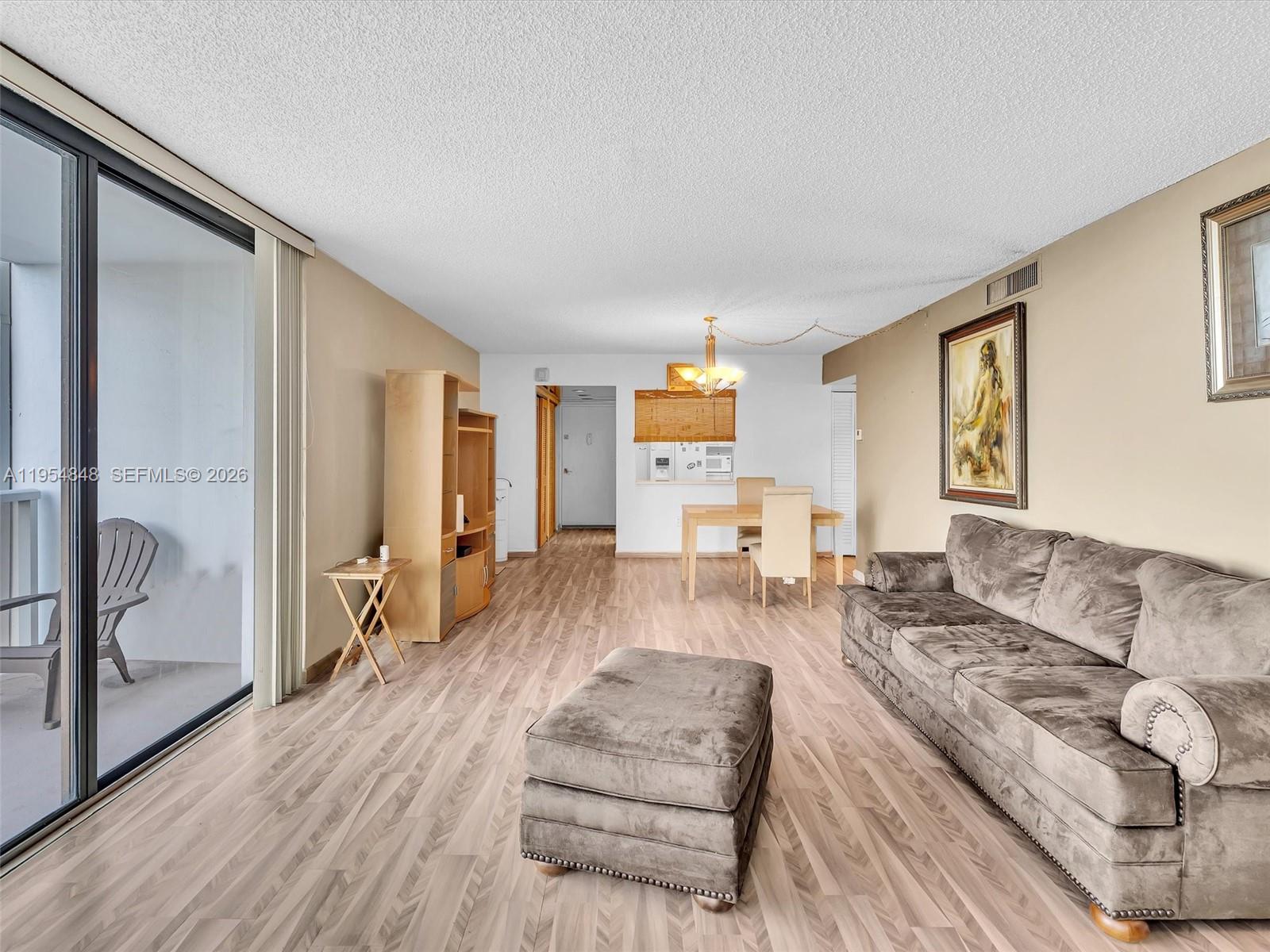 3731 N Country Club Dr #1223, Aventura FL 33180