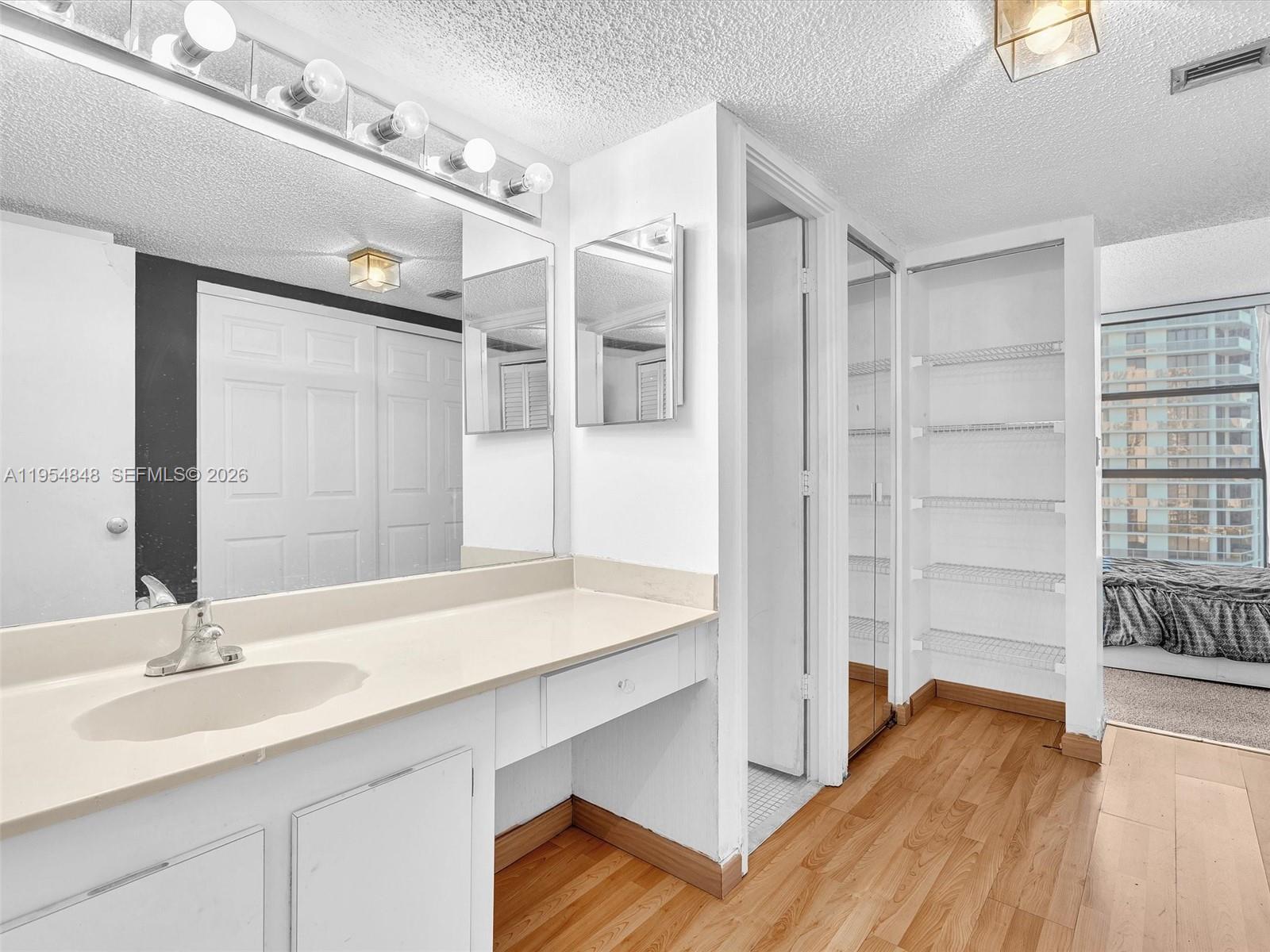 3731 N Country Club Dr #1223, Aventura FL 33180