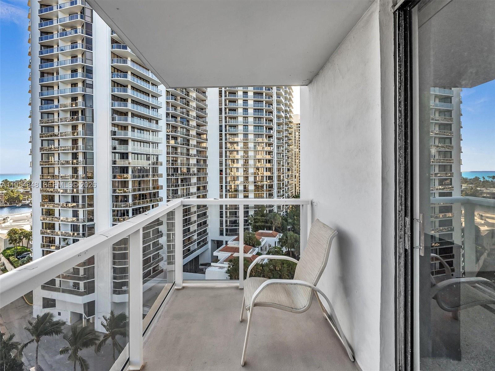 3731 N Country Club Dr #1223, Aventura FL 33180