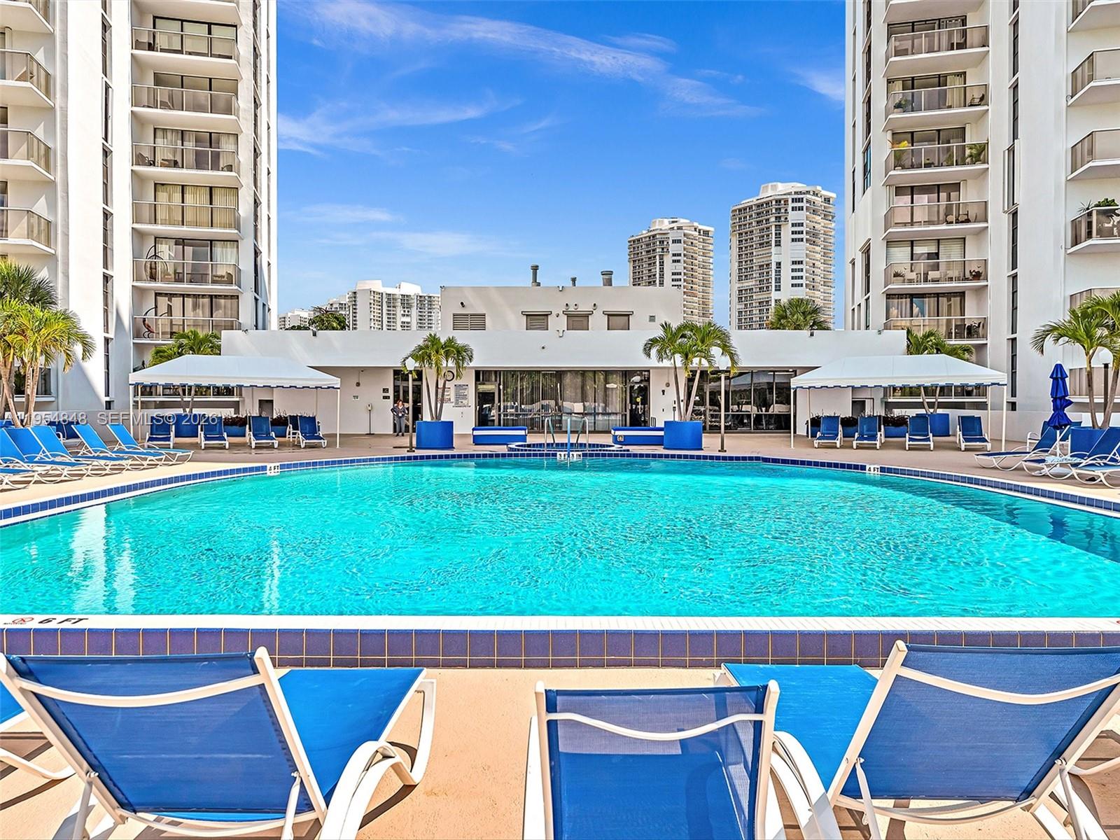 3731 N Country Club Dr #1223, Aventura FL 33180