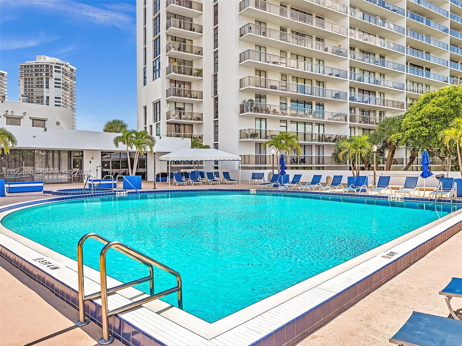3731 N Country Club Dr #1223, Aventura FL 33180