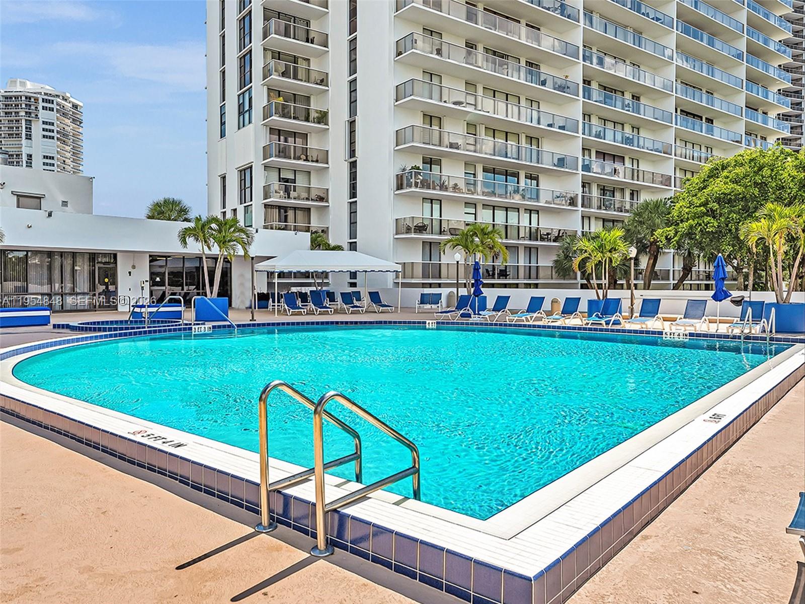 3731 N Country Club Dr #1223, Aventura FL 33180