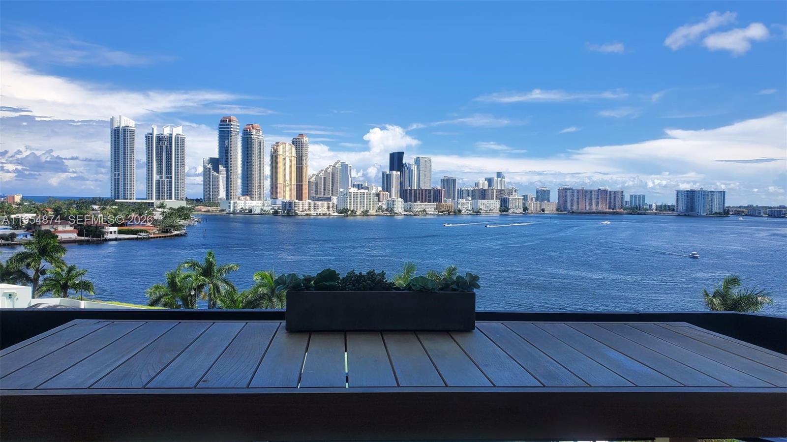 3600 Mystic Pointe Dr #913, Aventura FL 33180