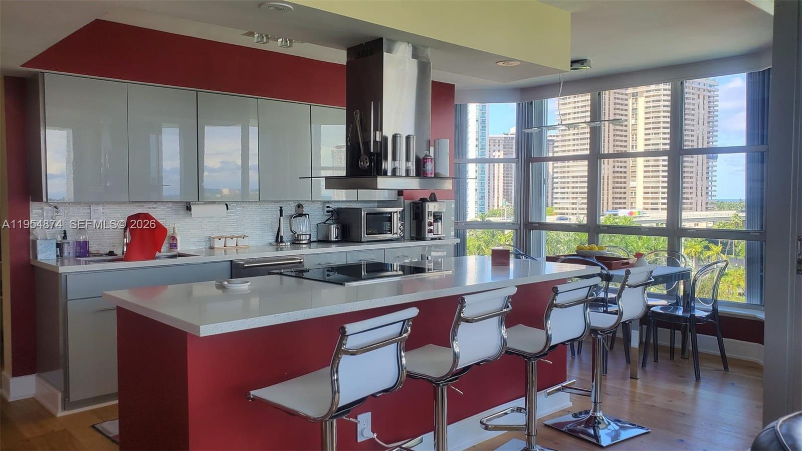 3600 Mystic Pointe Dr #913, Aventura FL 33180