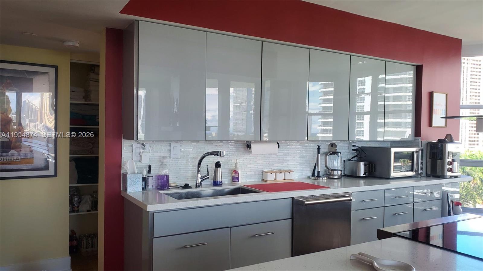 3600 Mystic Pointe Dr #913, Aventura FL 33180