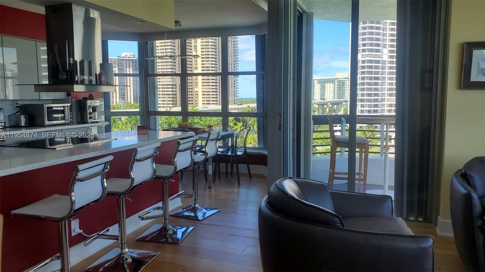 3600 Mystic Pointe Dr #913, Aventura FL 33180