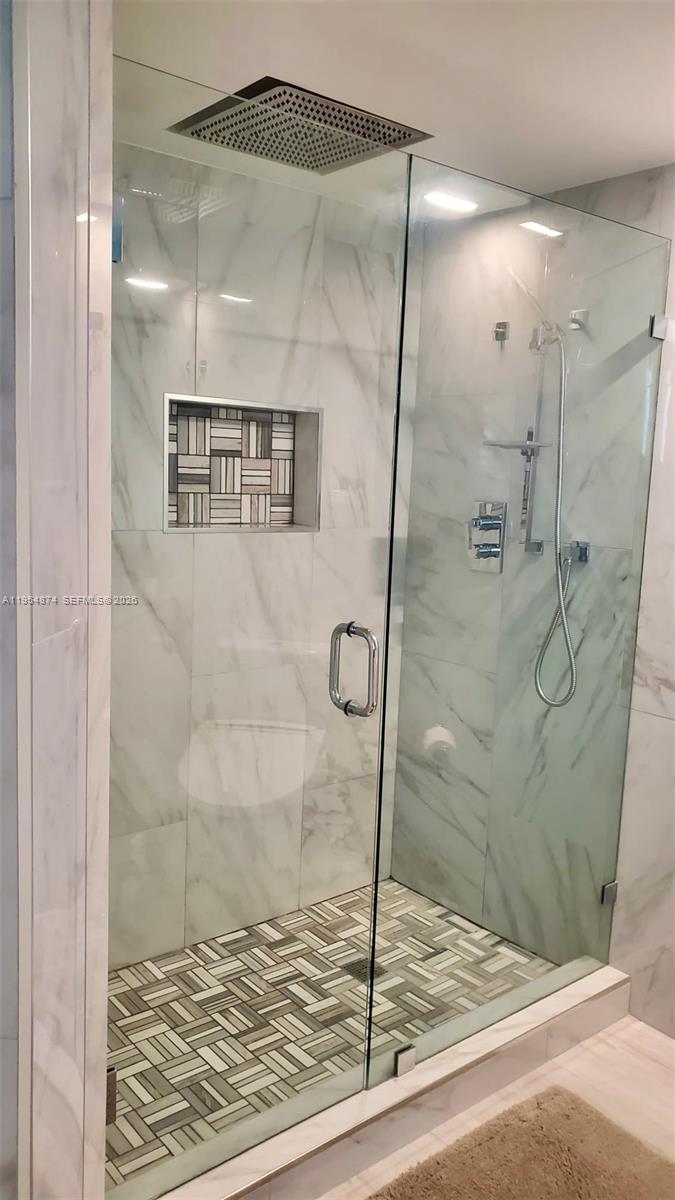 3600 Mystic Pointe Dr #913, Aventura FL 33180