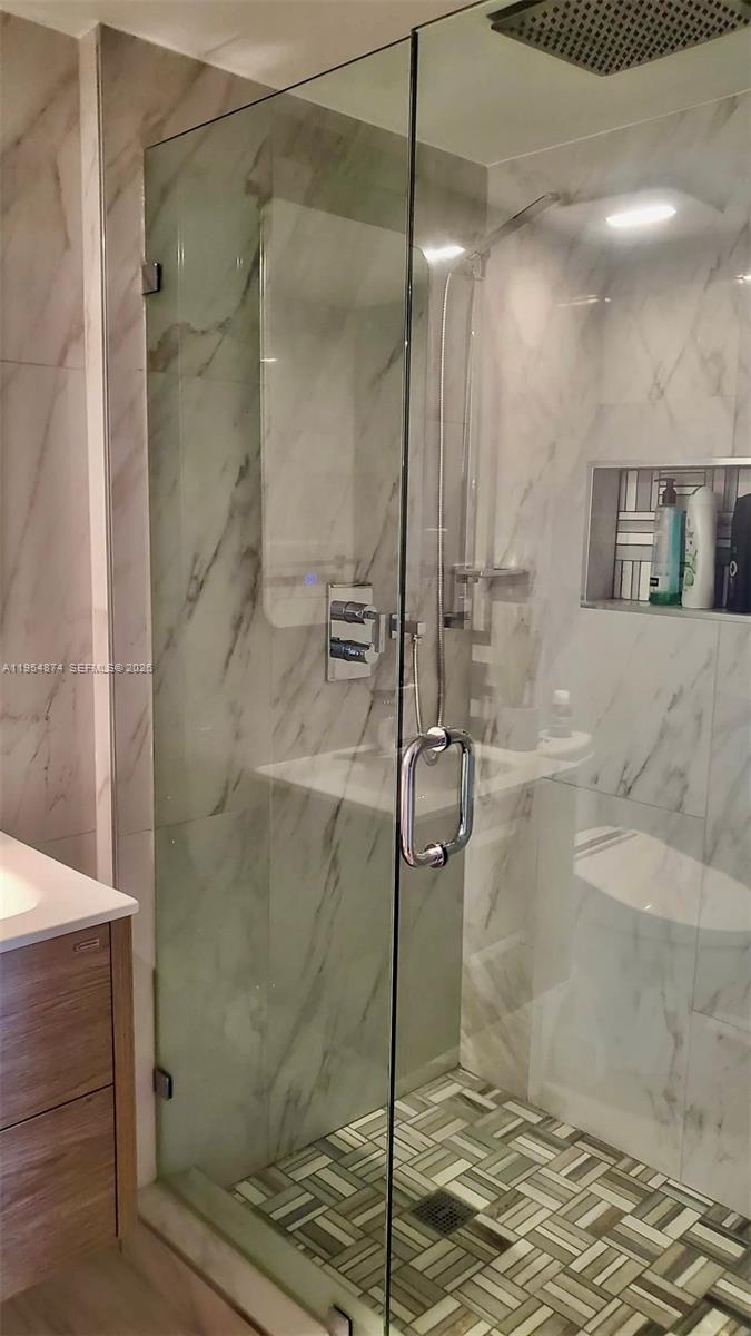 3600 Mystic Pointe Dr #913, Aventura FL 33180
