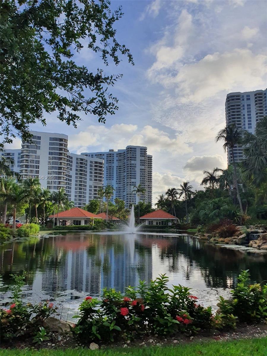 3600 Mystic Pointe Dr #913, Aventura FL 33180
