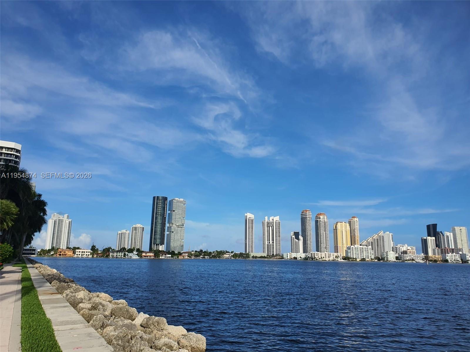 3600 Mystic Pointe Dr #913, Aventura FL 33180