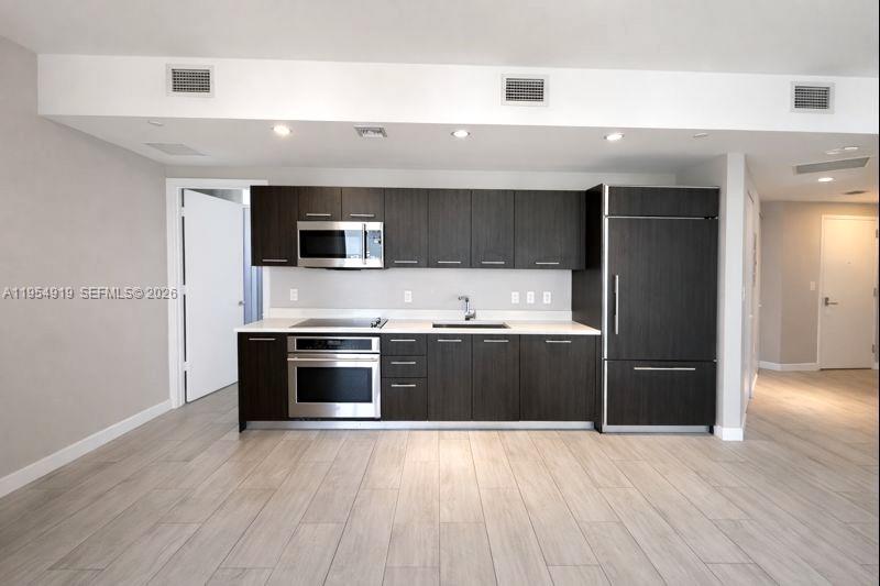 45 SW 9th St #1208, Miami FL 33130