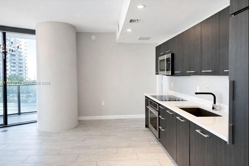45 SW 9th St #1208, Miami FL 33130
