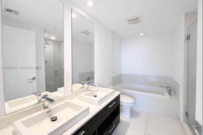45 SW 9th St #1208, Miami FL 33130