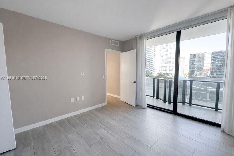 45 SW 9th St #1208, Miami FL 33130