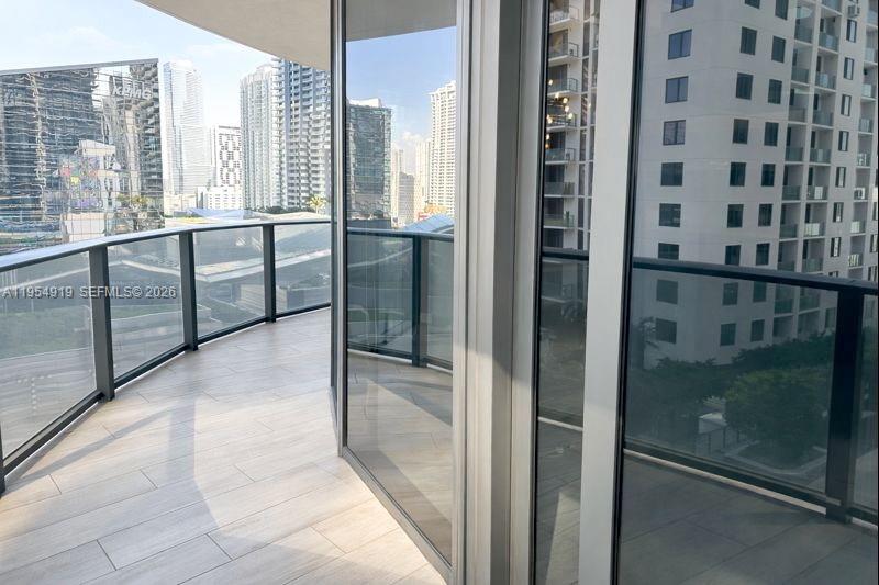 45 SW 9th St #1208, Miami FL 33130