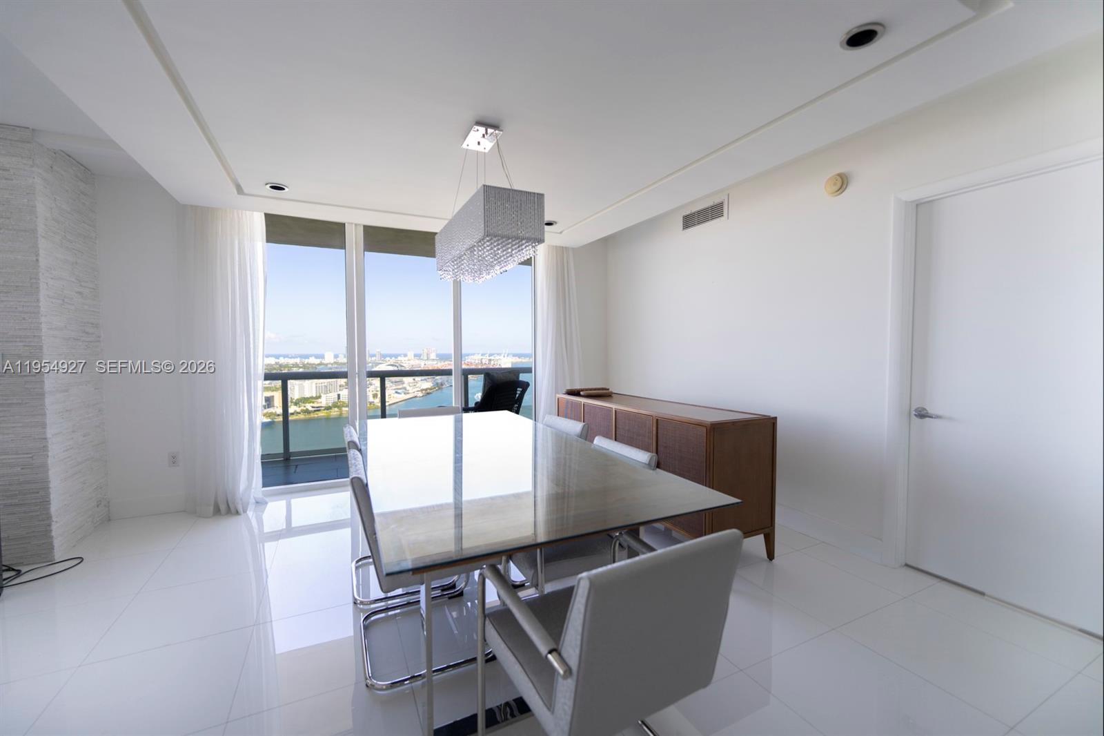 50 Biscayne Blvd #3702, Miami FL 33132