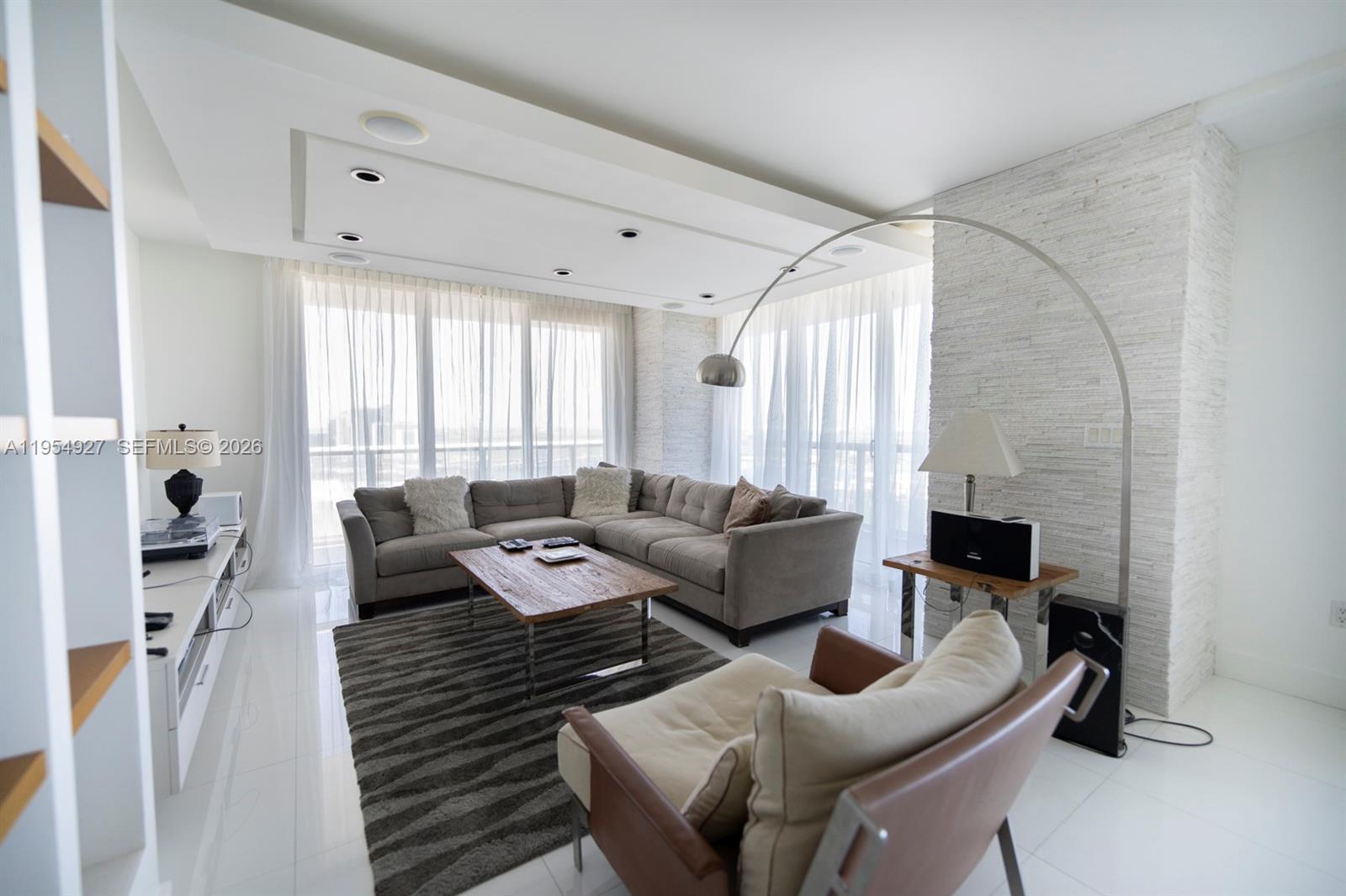 50 Biscayne Blvd #3702, Miami FL 33132