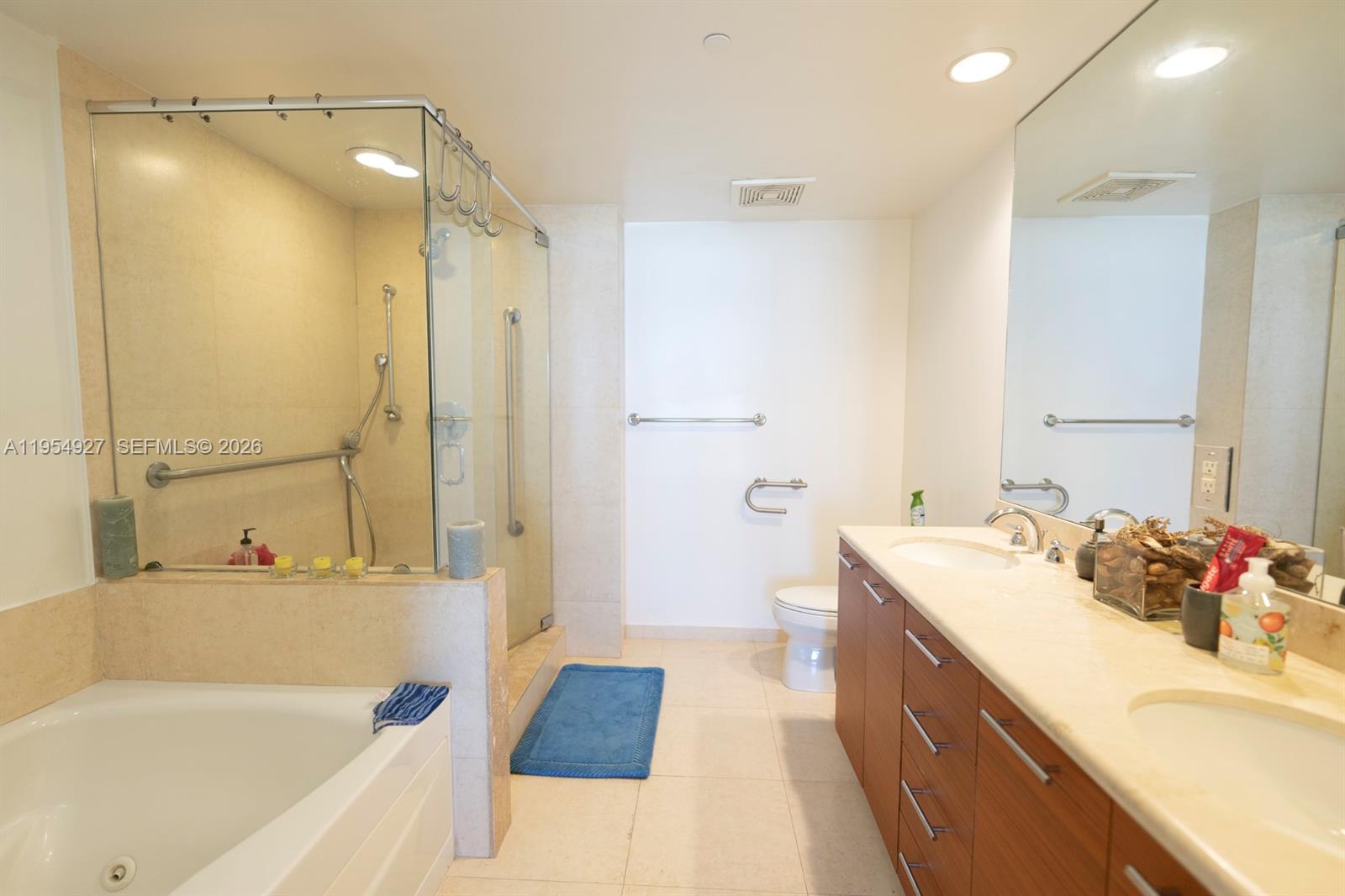 50 Biscayne Blvd #3702, Miami FL 33132