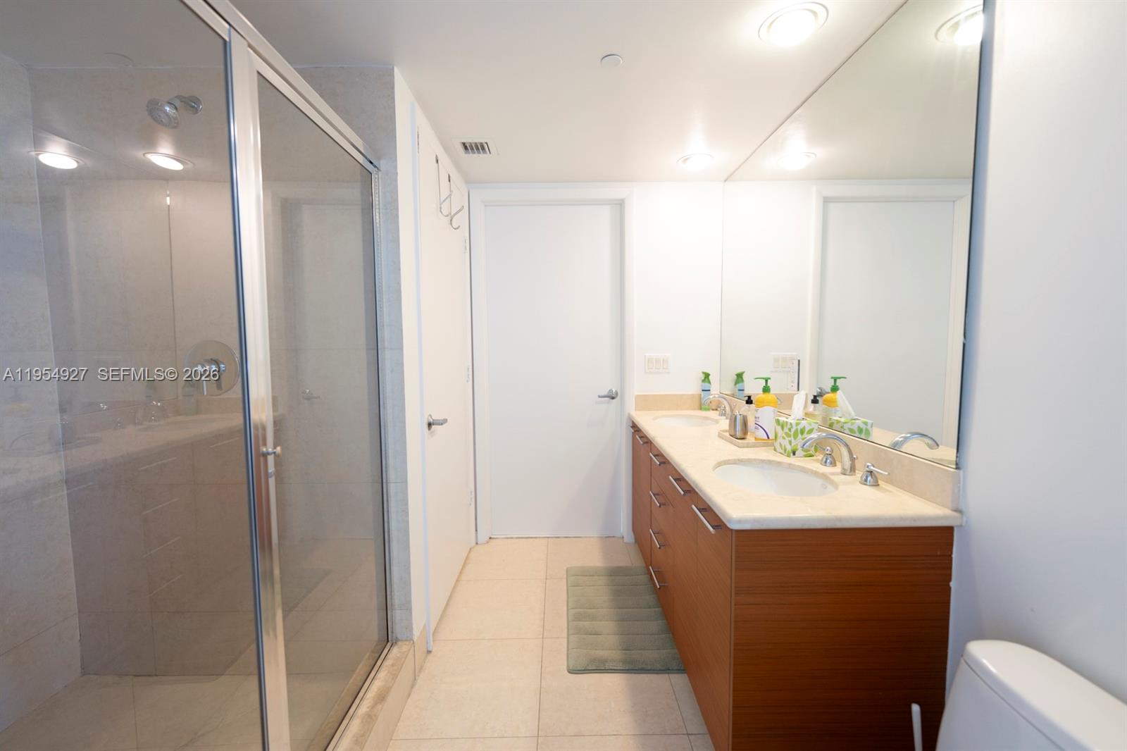 50 Biscayne Blvd #3702, Miami FL 33132