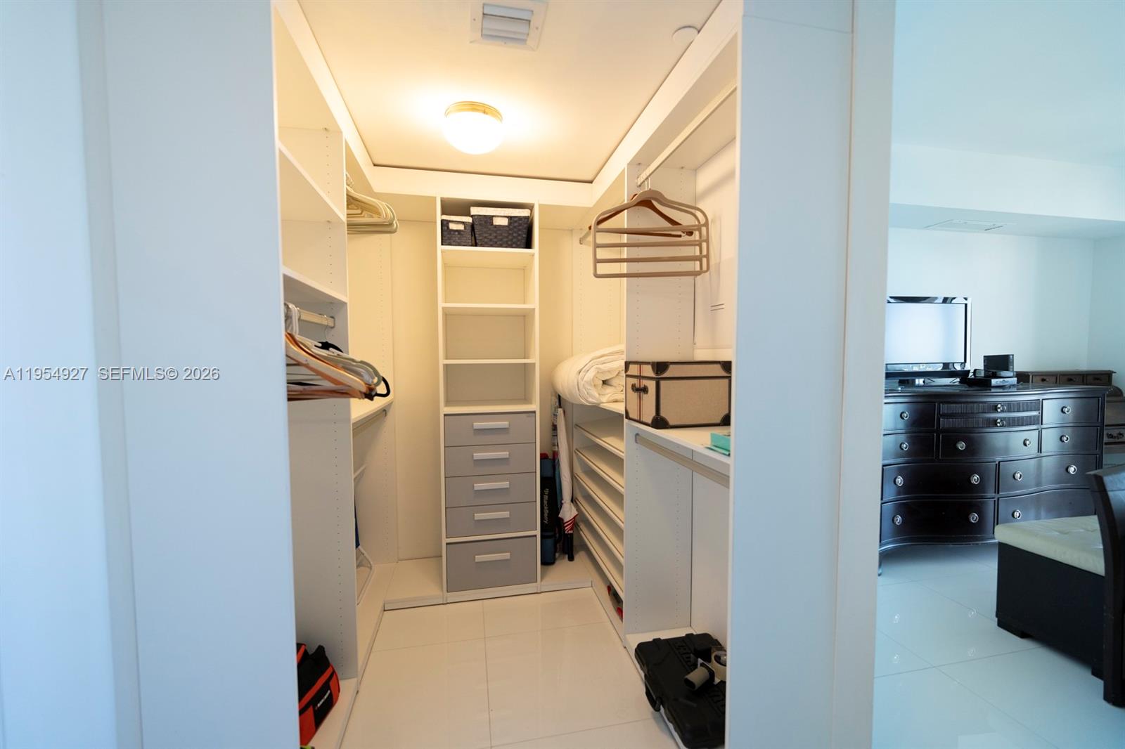 50 Biscayne Blvd #3702, Miami FL 33132