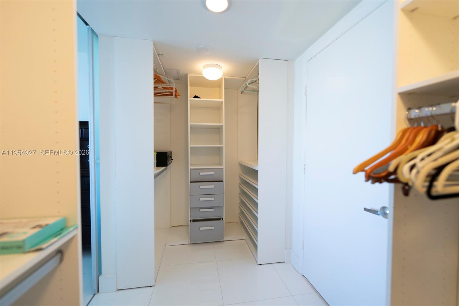50 Biscayne Blvd #3702, Miami FL 33132