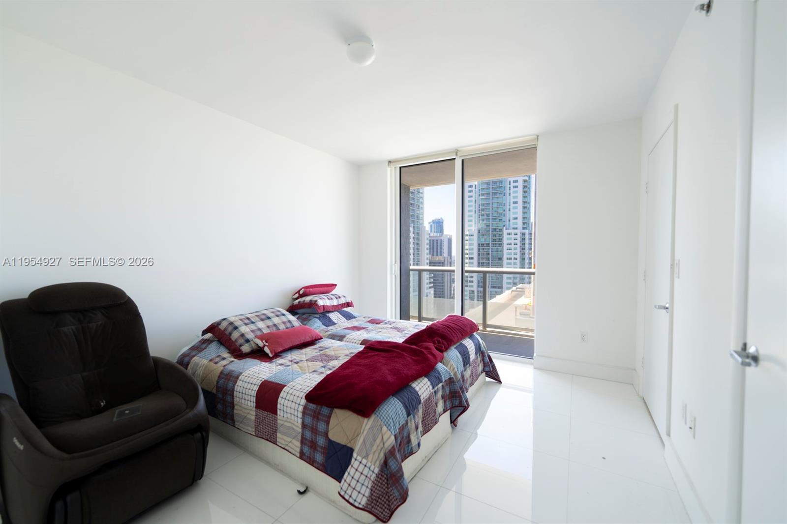 50 Biscayne Blvd #3702, Miami FL 33132