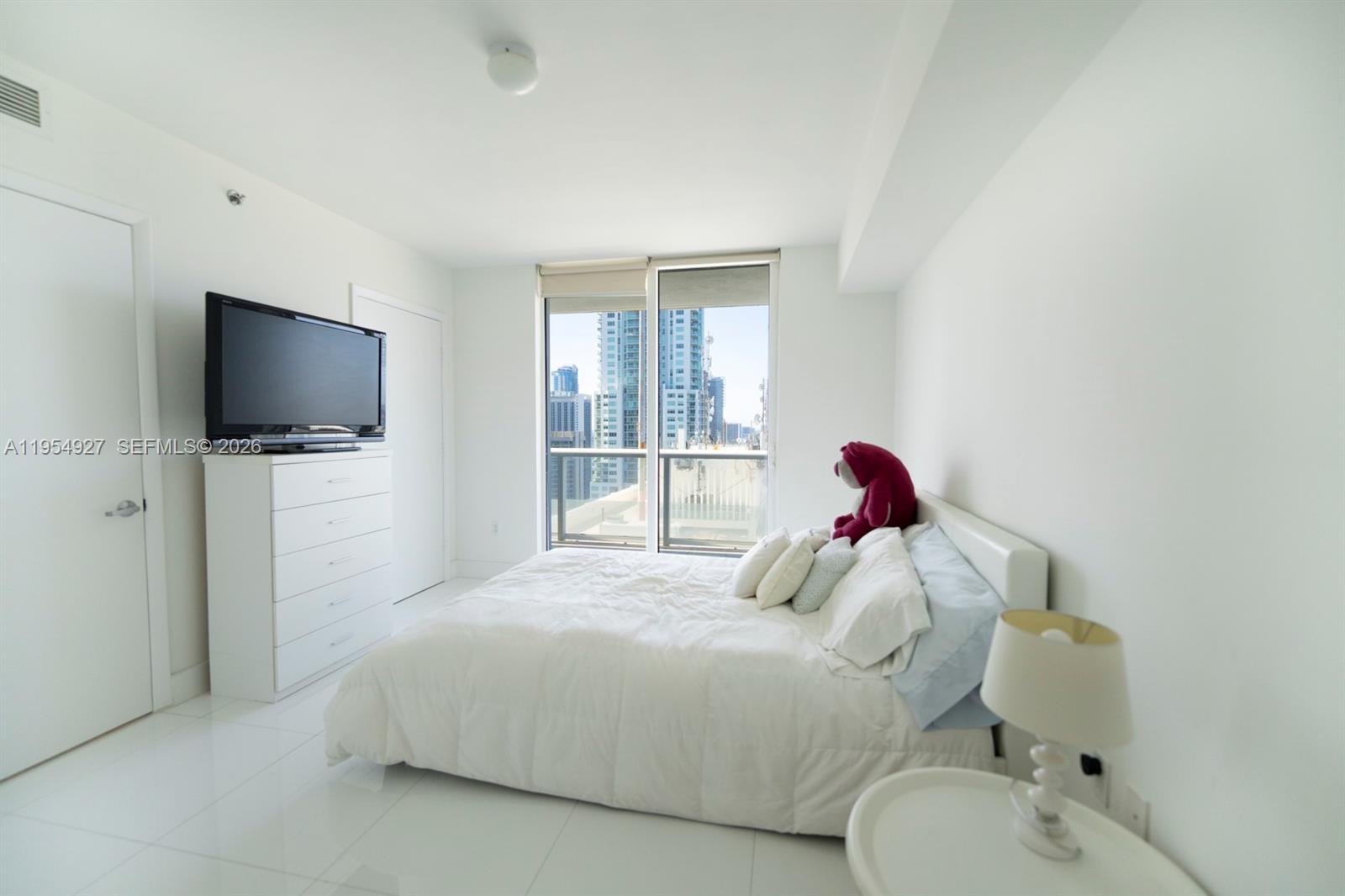 50 Biscayne Blvd #3702, Miami FL 33132