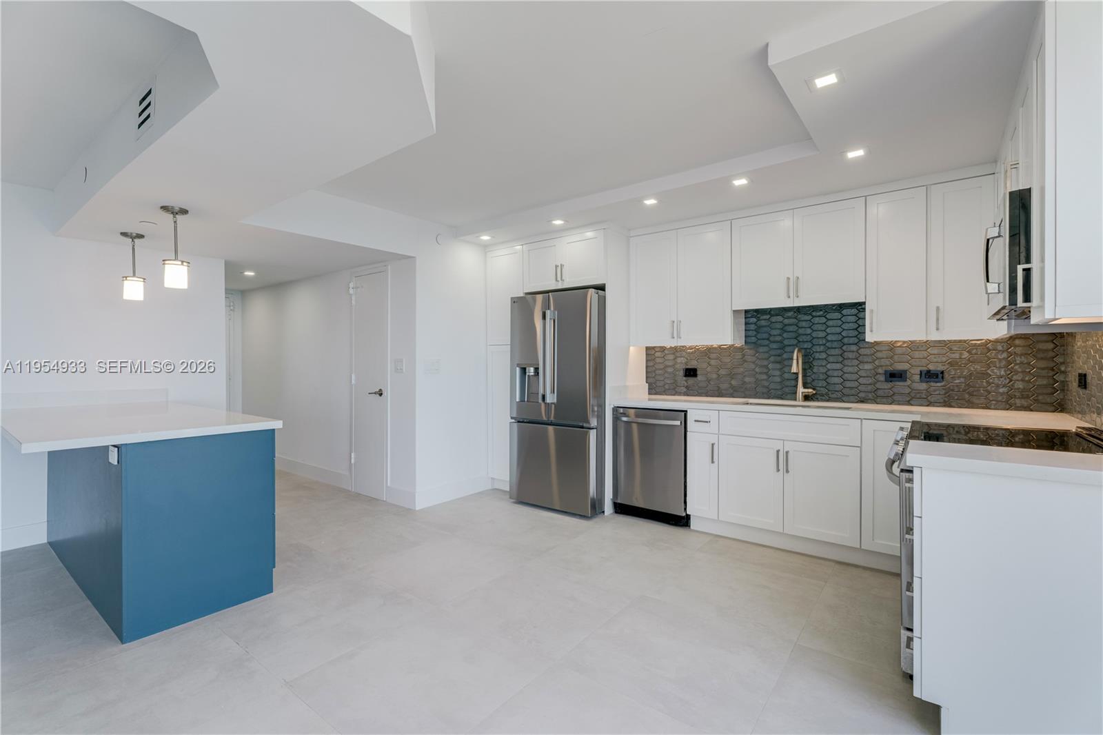 881 Ocean Dr #13C, Key Biscayne FL 33149