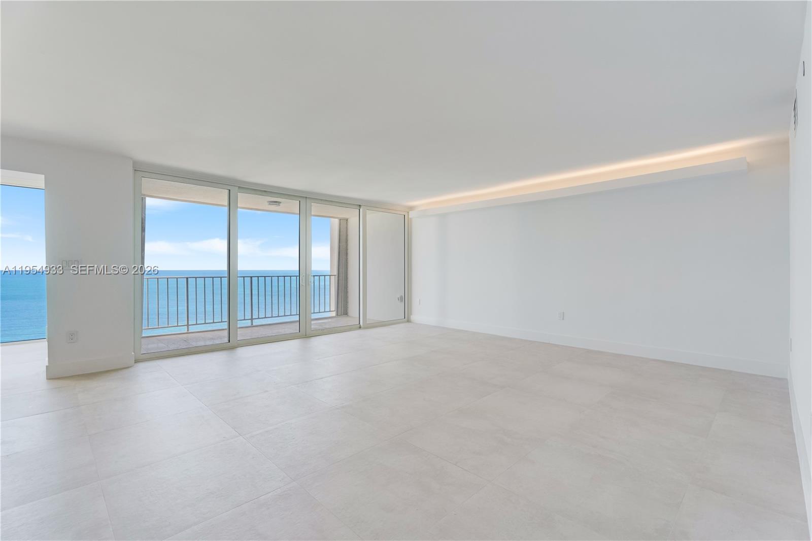 881 Ocean Dr #13C, Key Biscayne FL 33149