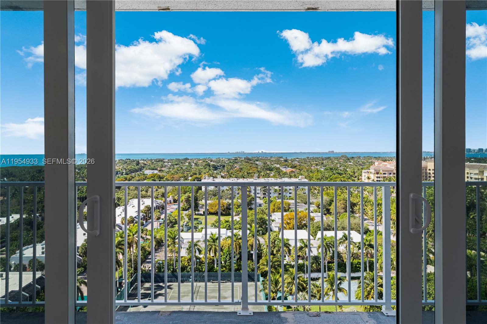 881 Ocean Dr #13C, Key Biscayne FL 33149