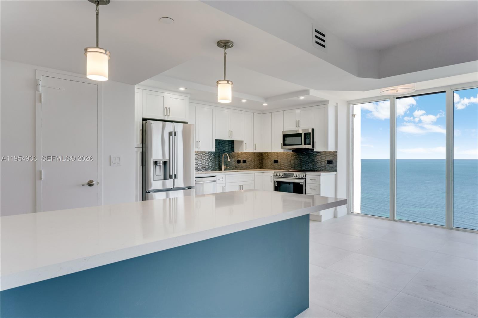 881 Ocean Dr #13C, Key Biscayne FL 33149