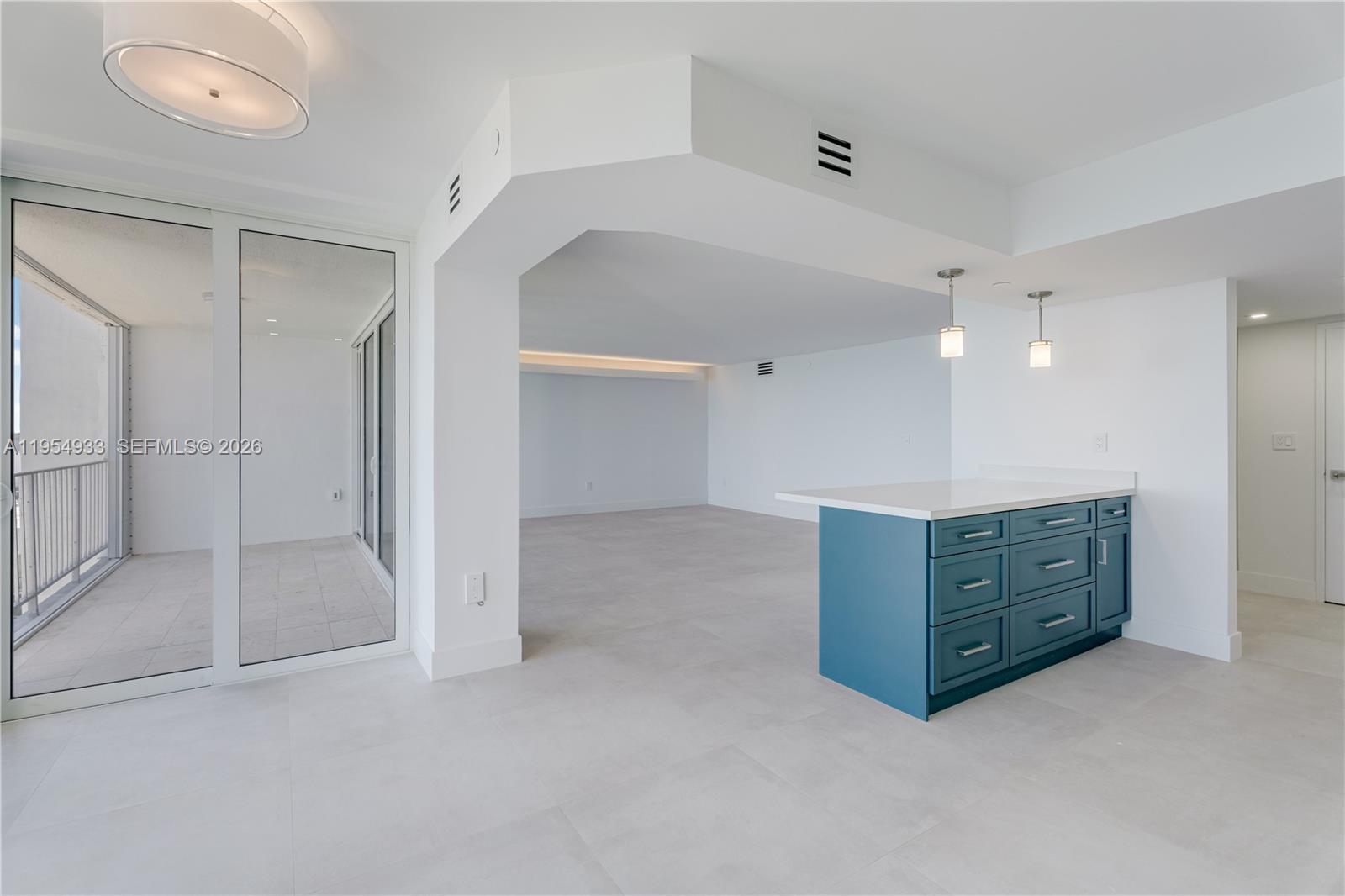 881 Ocean Dr #13C, Key Biscayne FL 33149