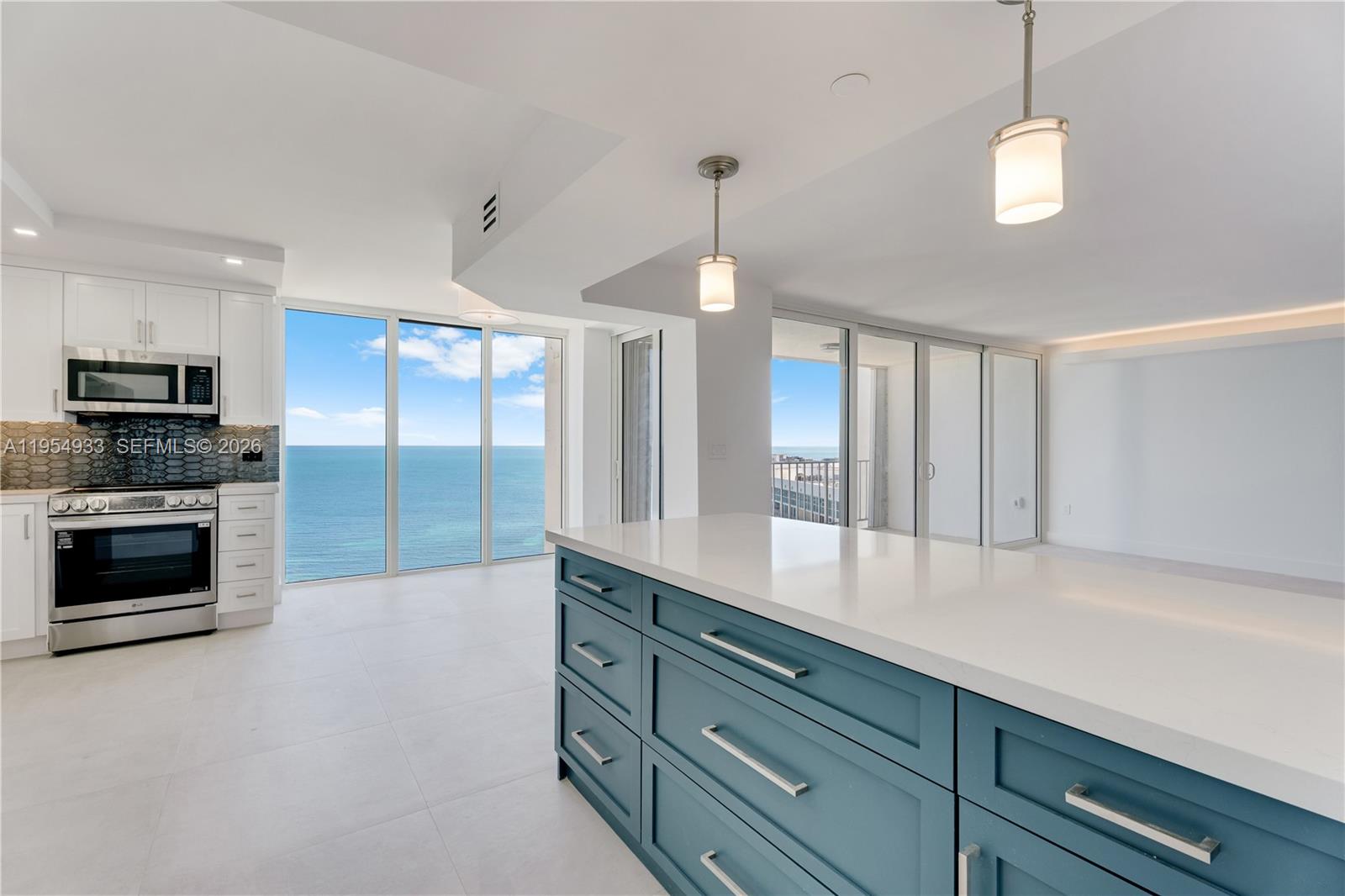 881 Ocean Dr #13C, Key Biscayne FL 33149