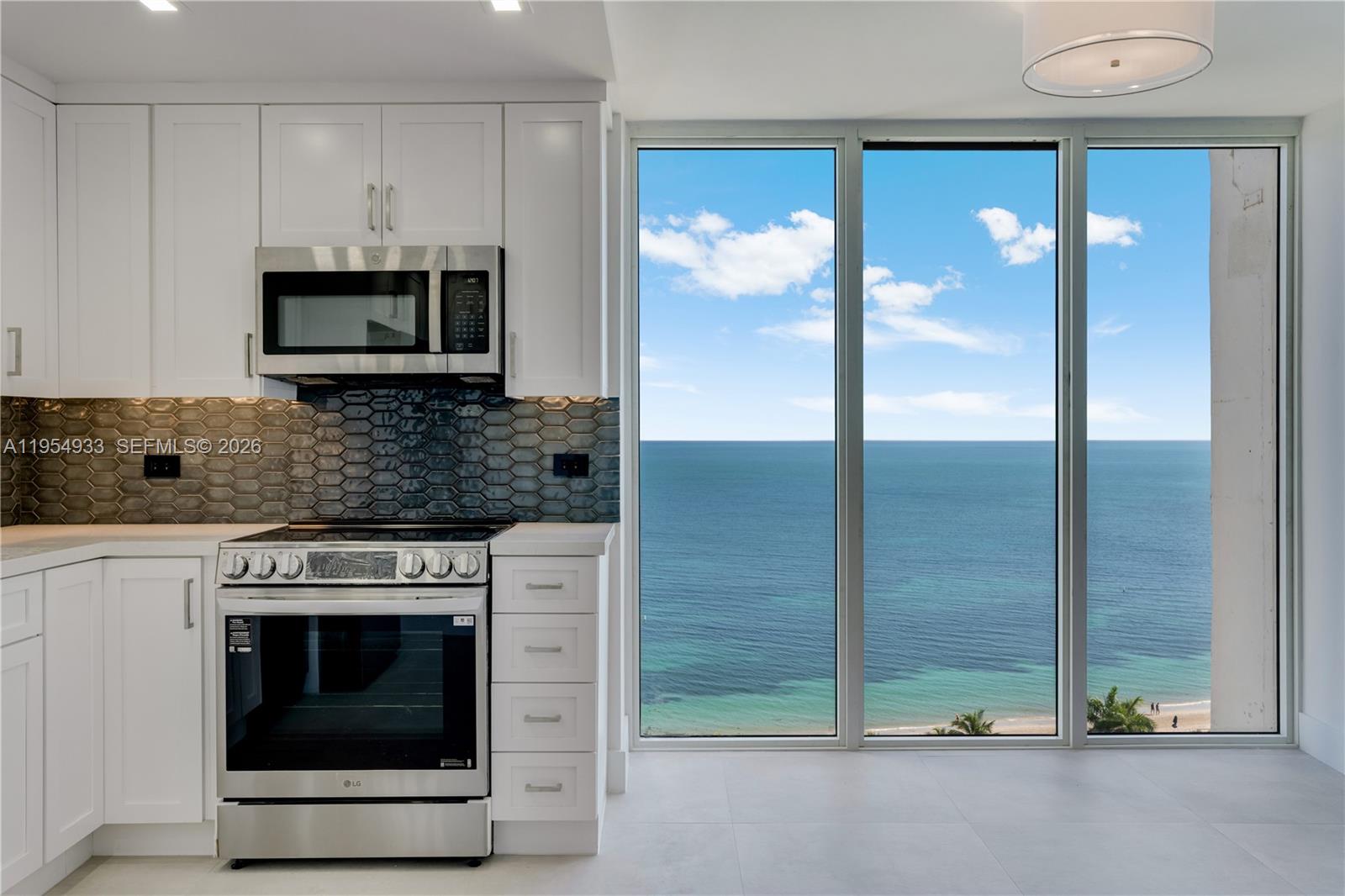 881 Ocean Dr #13C, Key Biscayne FL 33149