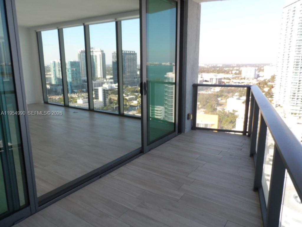 460 NE 28 ST #2501, Miami FL 33137