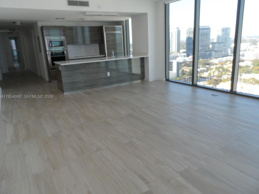 460 NE 28 ST #2501, Miami FL 33137