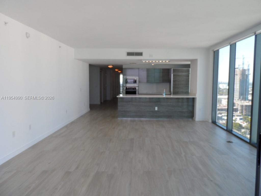 460 NE 28 ST #2501, Miami FL 33137
