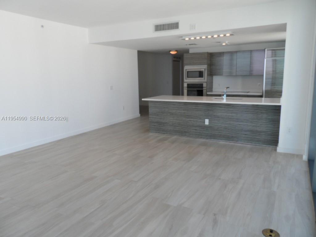 460 NE 28 ST #2501, Miami FL 33137